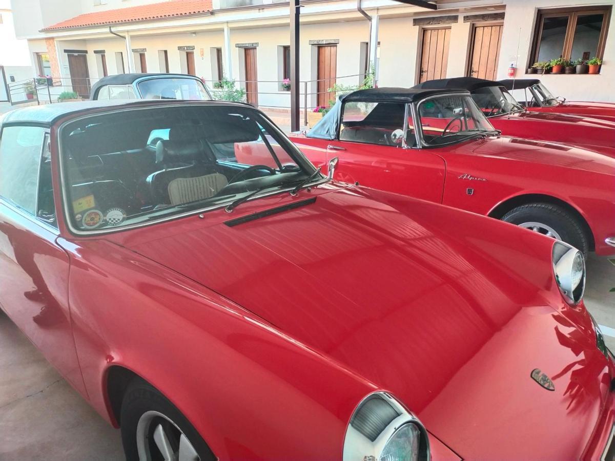 Hostal Almagro - Parking Luaran gambar