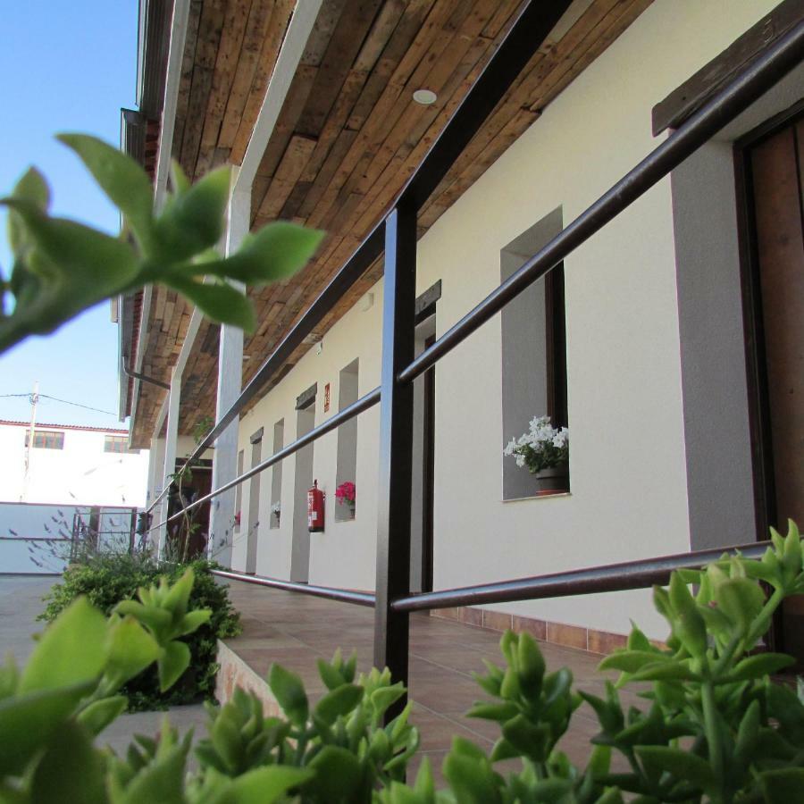 Hostal Almagro - Parking Luaran gambar
