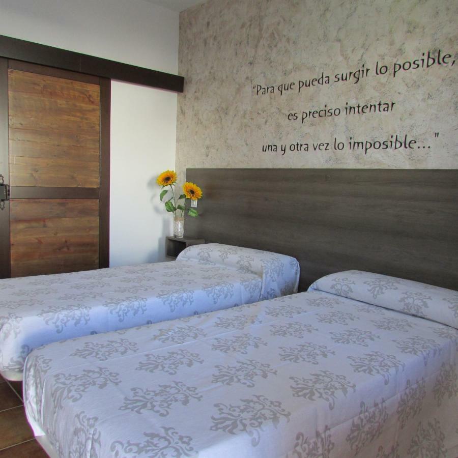 Hostal Almagro - Parking Luaran gambar